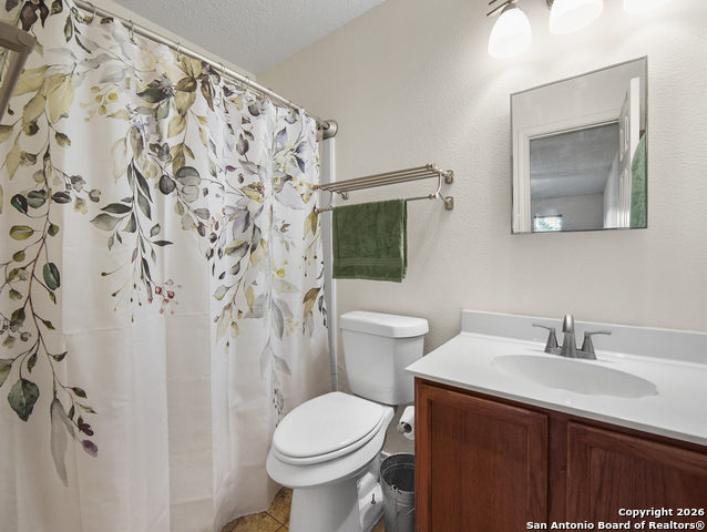 Image 18 of 29 For 988 Summit  