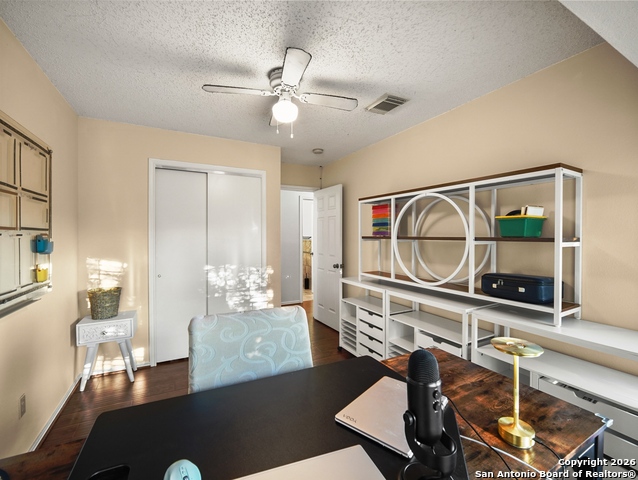 Image 20 of 29 For 988 Summit  