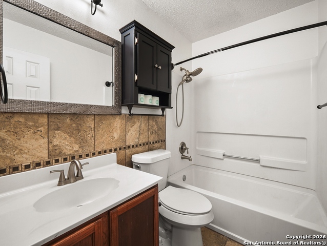 Image 21 of 29 For 988 Summit  