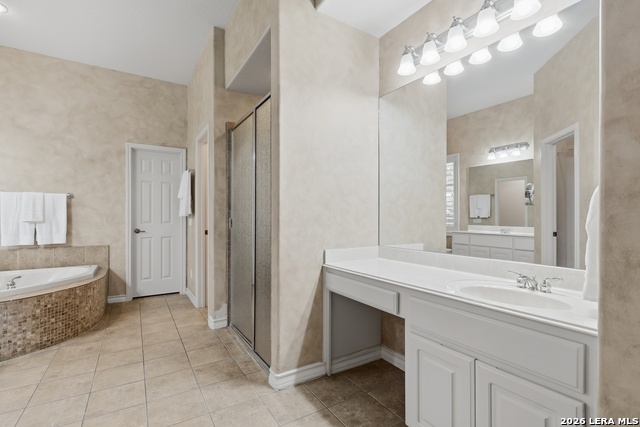 Image 14 of 38 For 18339 Emerald Oaks