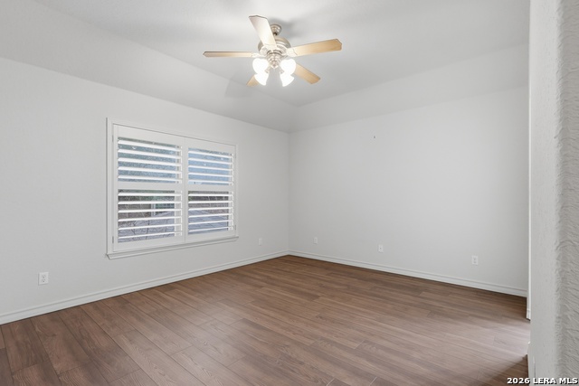 Image 26 of 38 For 18339 Emerald Oaks