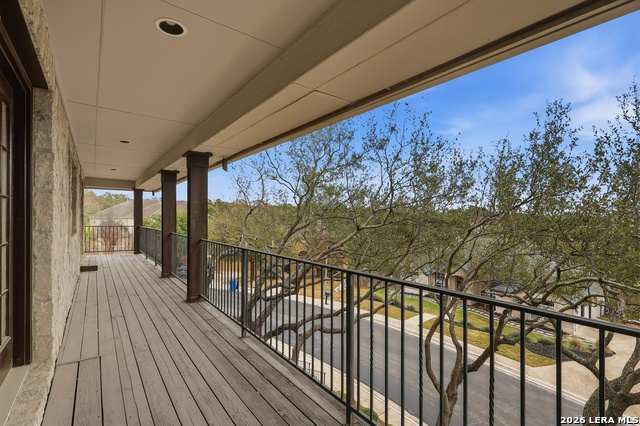 Image 27 of 38 For 18339 Emerald Oaks