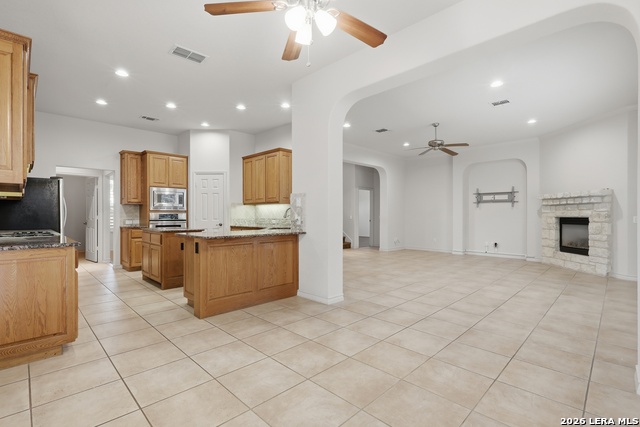 Image 9 of 38 For 18339 Emerald Oaks