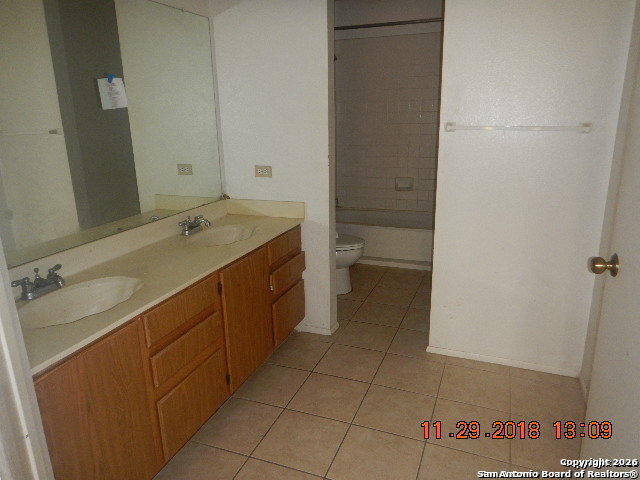 Image 4 of 4 For 8104 Bent Meadow