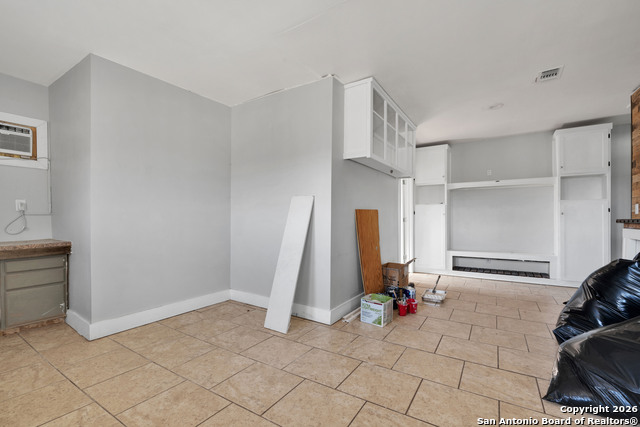 Image 9 of 22 For 8118 Whistler