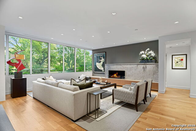 Image 11 of 45 For 200 Patterson  Unit 118