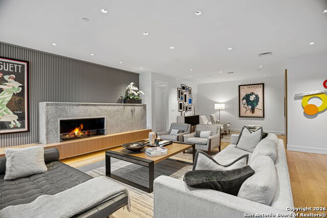 Image 14 of 45 For 200 Patterson  Unit 118