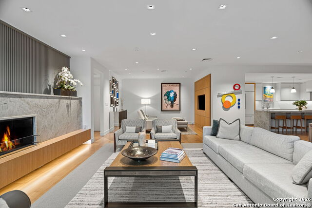 Image 15 of 45 For 200 Patterson  Unit 118