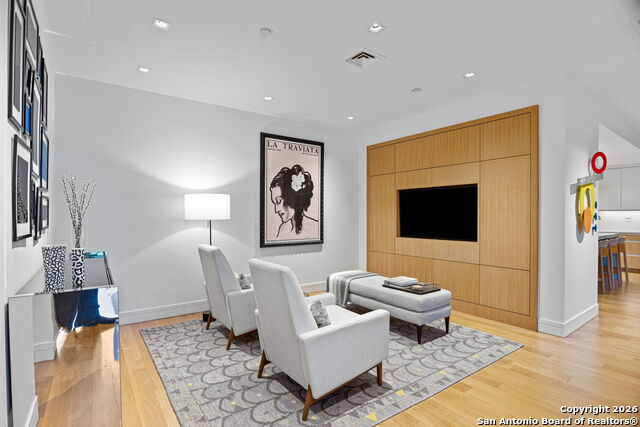 Image 17 of 45 For 200 Patterson  Unit 118