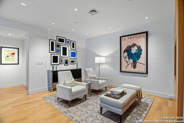 Image 18 of 45 For 200 Patterson  Unit 118