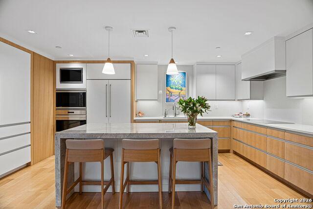 Image 4 of 45 For 200 Patterson  Unit 118