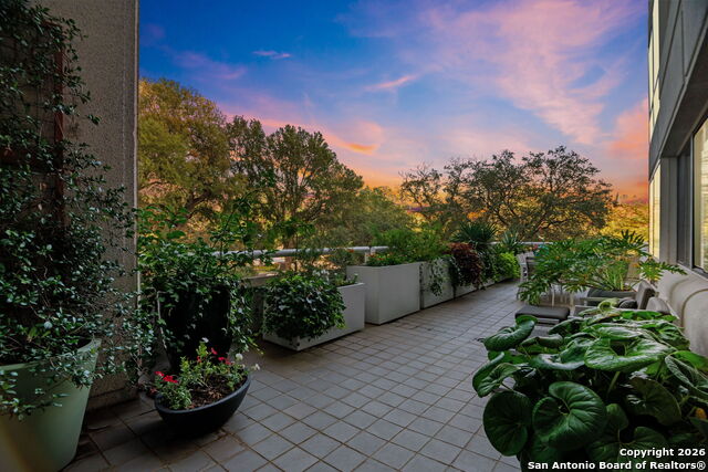 Image 41 of 45 For 200 Patterson  Unit 118