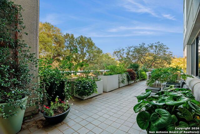 Image 42 of 45 For 200 Patterson  Unit 118