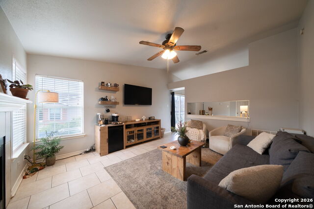 Image 6 of 20 For 6131 Valley Bay Dr