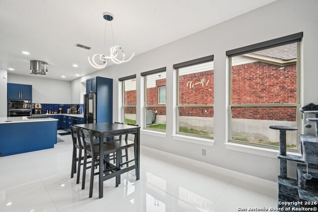 Listing photo id 8 for 3318 Calhoun Cove