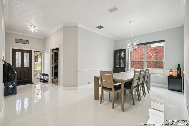 Listing photo id 5 for 3318 Calhoun Cove