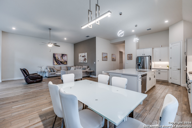 Image 3 of 26 For 110 Stablewood Ct