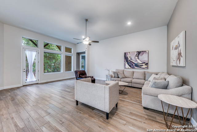 Image 6 of 26 For 110 Stablewood Ct