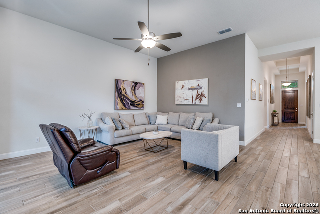 Image 7 of 26 For 110 Stablewood Ct