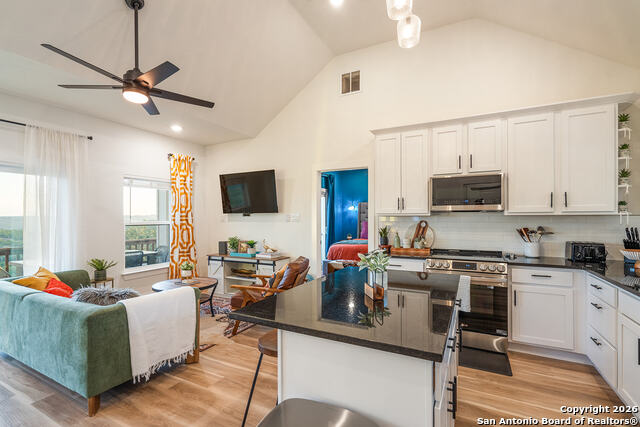 Image 12 of 49 For 460 Stenen Dr.