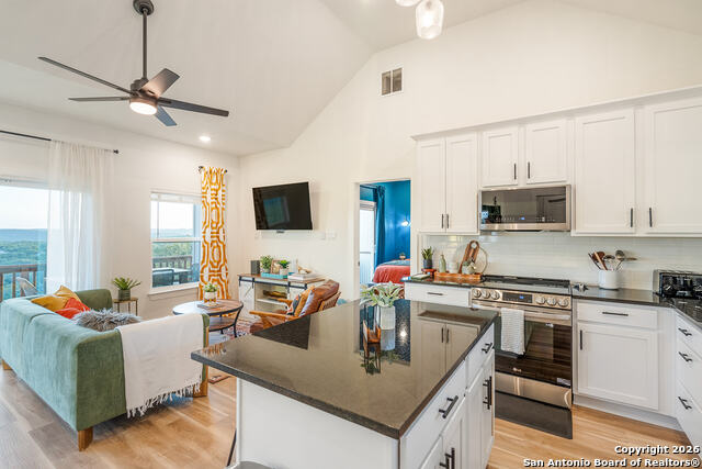 Image 14 of 49 For 460 Stenen Dr.