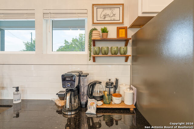 Image 16 of 49 For 460 Stenen Dr.