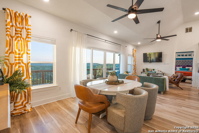 Image 22 of 49 For 460 Stenen Dr.