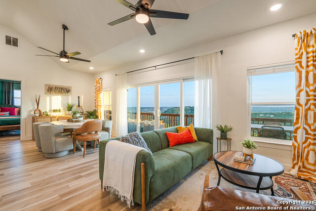 Image 6 of 49 For 460 Stenen Dr.