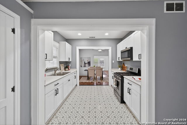 Listing photo id 11 for 306 Walton Ave