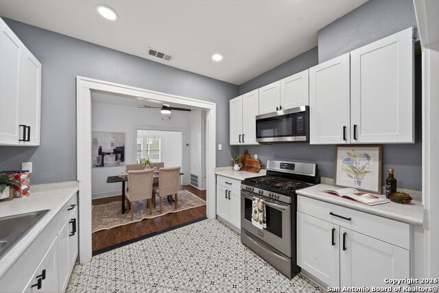 Listing photo id 12 for 306 Walton Ave