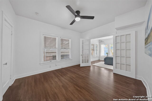 Listing photo id 19 for 306 Walton Ave