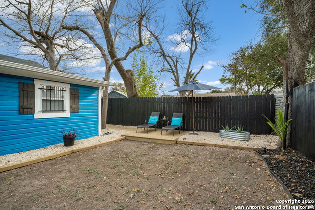 Listing photo id 37 for 306 Walton Ave