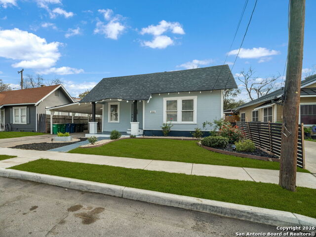 Listing photo id 3 for 306 Walton Ave