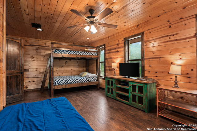 Image 30 of 47 For 1539 River Road