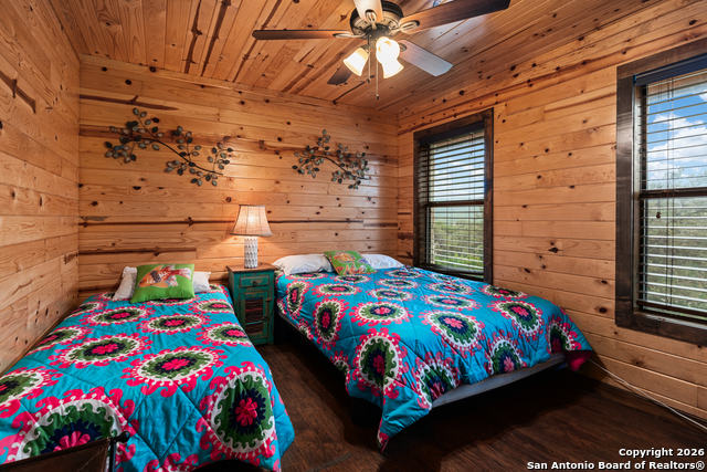 Image 32 of 47 For 1539 River Road