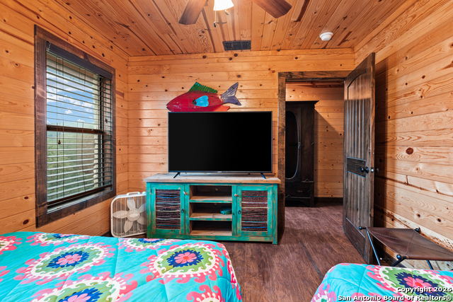 Image 33 of 47 For 1539 River Road