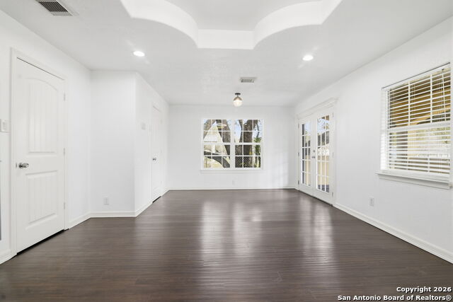 Image 10 of 38 For 4443 Palace  