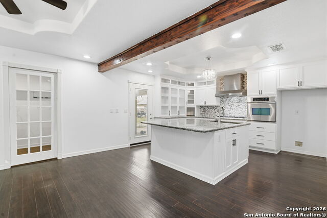 Image 17 of 38 For 4443 Palace  