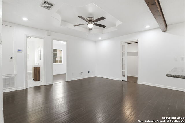 Image 19 of 38 For 4443 Palace  