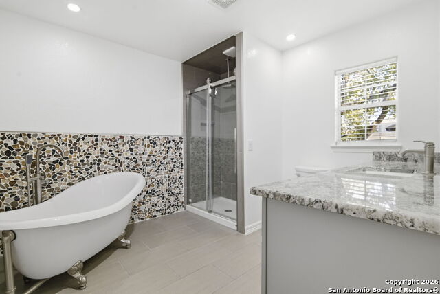 Image 20 of 38 For 4443 Palace  