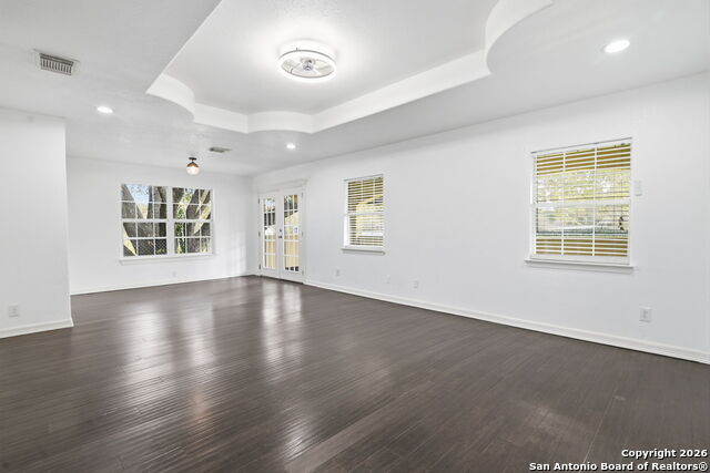 Image 9 of 38 For 4443 Palace  