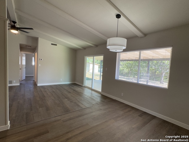 Image 11 of 27 For 106 Woodview