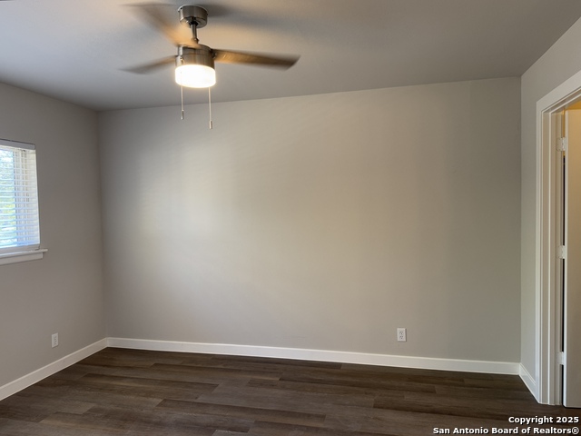 Image 12 of 27 For 106 Woodview