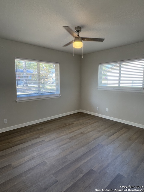 Image 18 of 27 For 106 Woodview