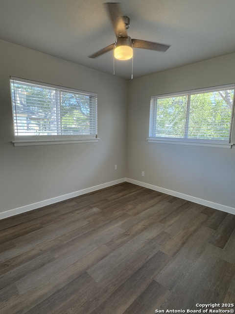 Image 22 of 27 For 106 Woodview