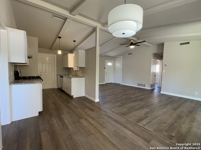 Image 7 of 27 For 106 Woodview