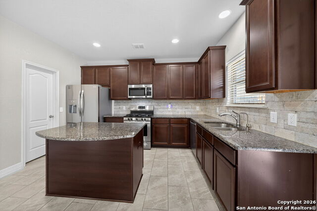 Listing photo id 10 for 1314 Begonia Bluff