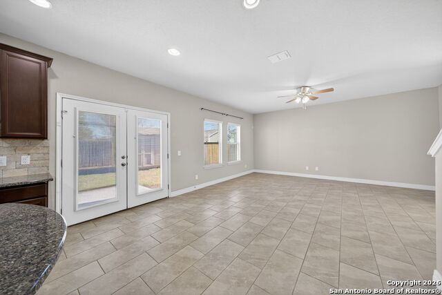 Listing photo id 11 for 1314 Begonia Bluff