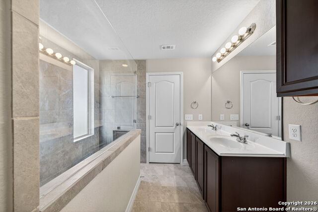 Listing photo id 20 for 1314 Begonia Bluff