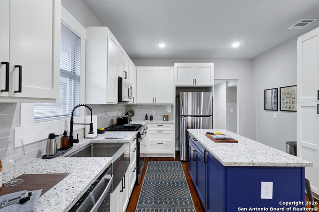 Image 19 of 37 For 1917 Huisache W